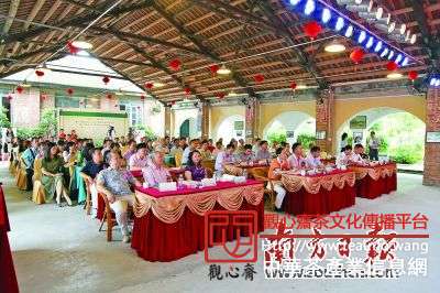 关于茶产业发展的峰会在红旗茶厂老会议室召开。邓文燕