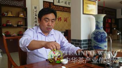 (祁红世家传人、祁润祁红董事长陈达峰先生)